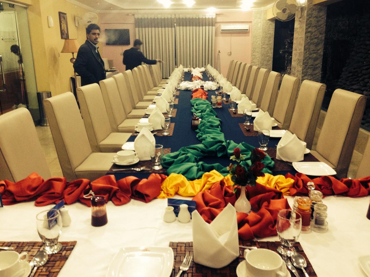 Mir Continental Hotel Muzaffarabad Kültér fotó