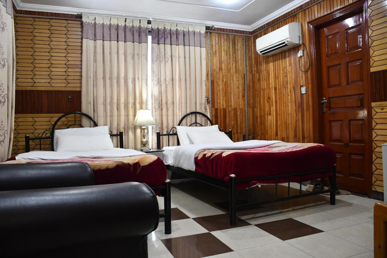 Mir Continental Hotel Muzaffarabad Kültér fotó